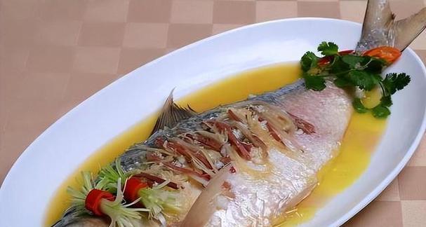 小淡水鱼的食物选择与营养需求（了解小淡水鱼的食性与适宜饲料，让它们健康成长）